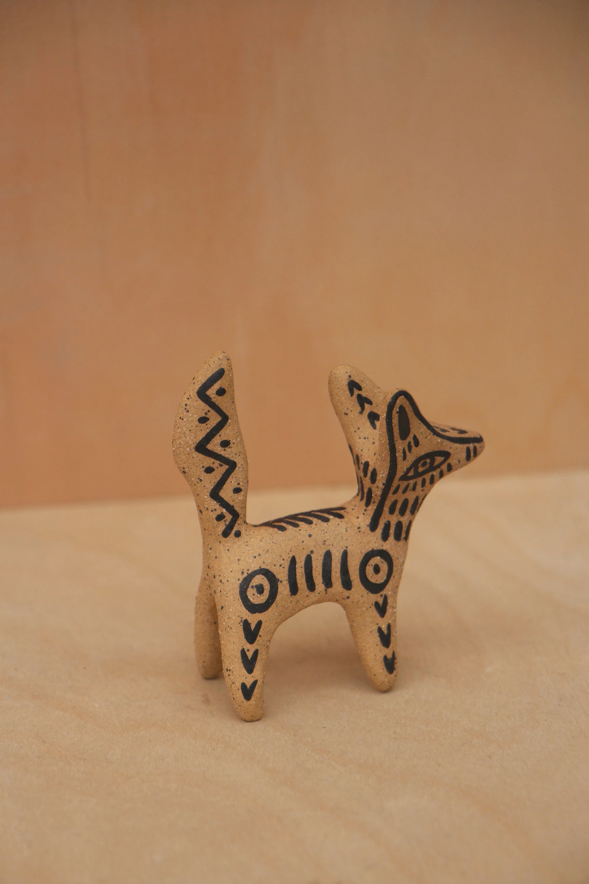 Perro y Arena - El Coyote del Desierto (Desert Coyote) - Image 2