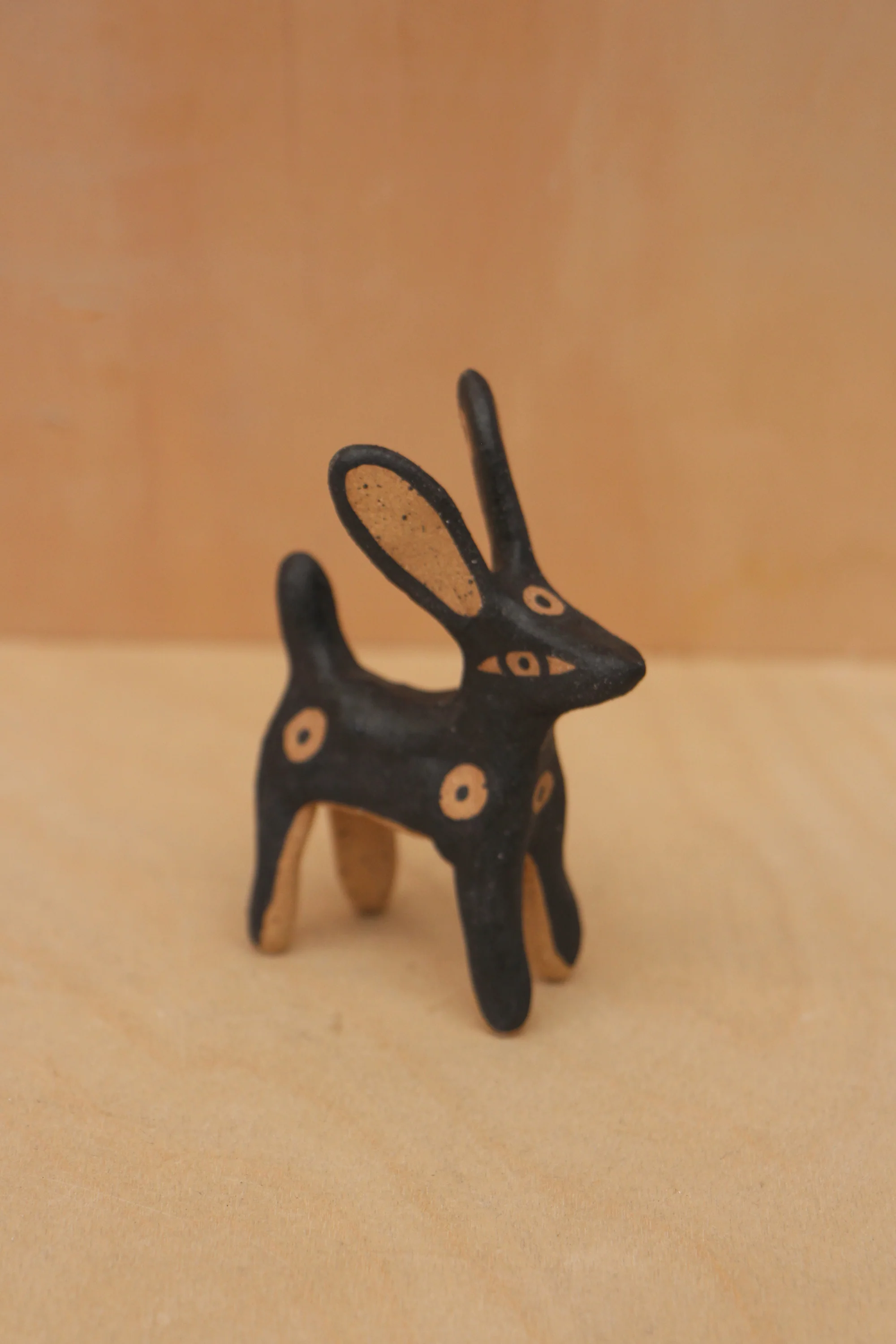 Perro y Arena - La Liebre (Hare)