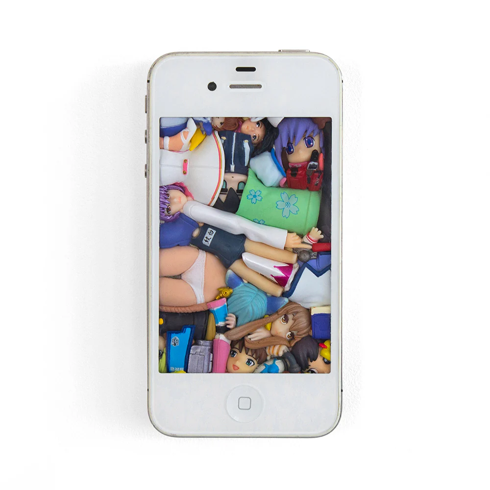 three - iPhone 4s Display