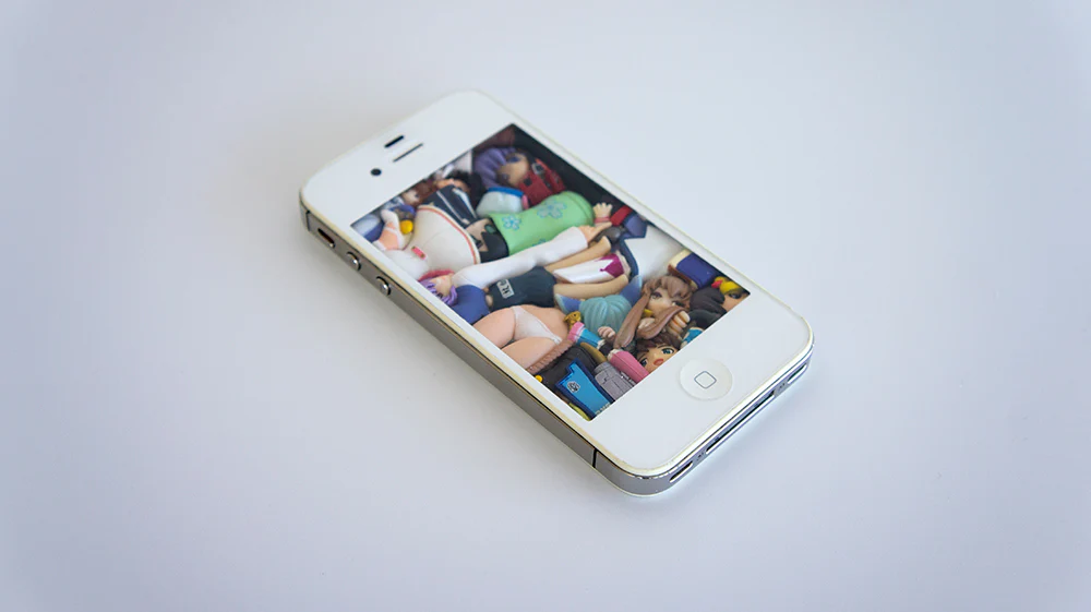 three - iPhone 4s Display - Image 3