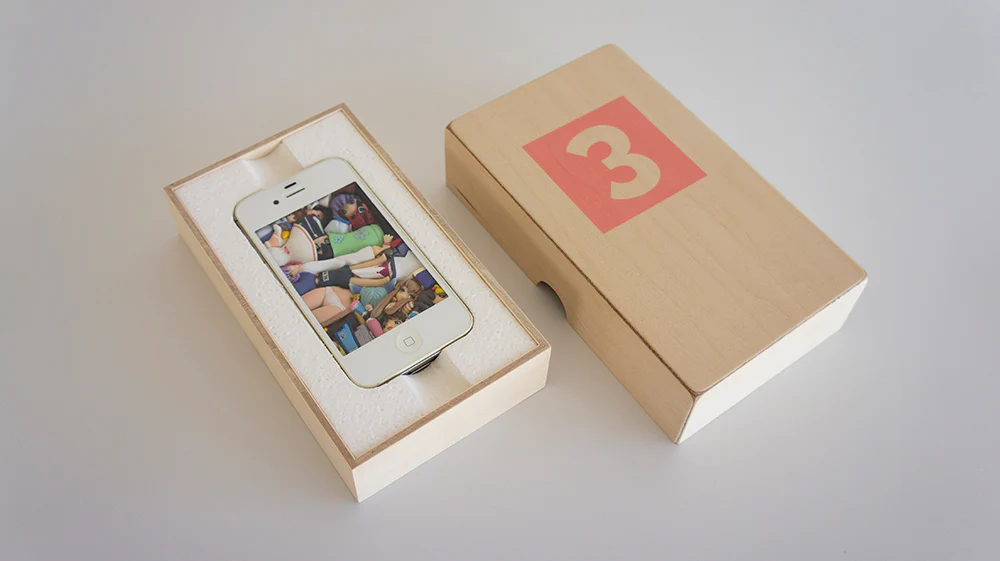 three - iPhone 4s Display - Image 6